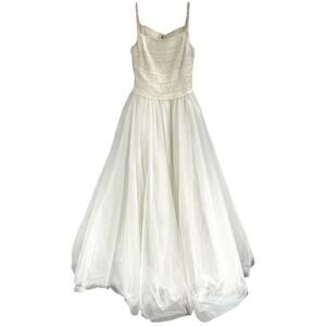Vintage Tadashi Shoji Tulle Crochet Overlay Wedding Gown 0-2‎